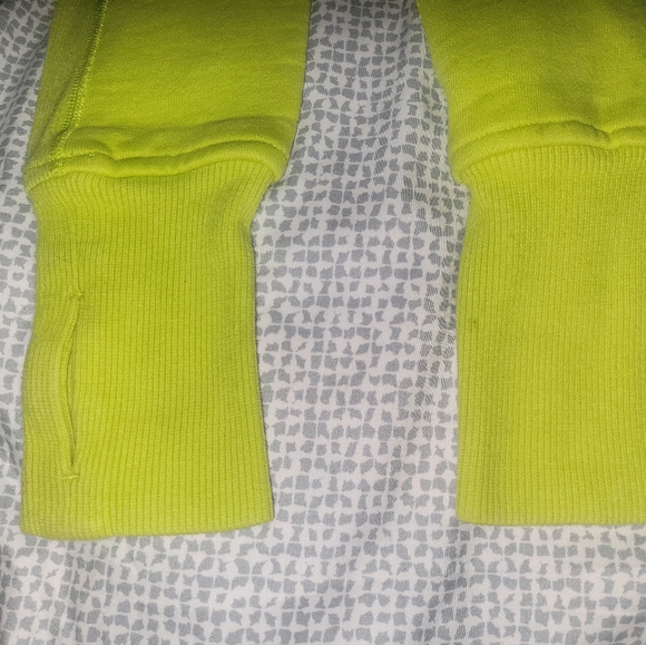 Lulu Scuba Sweater - Picture 6 of 7